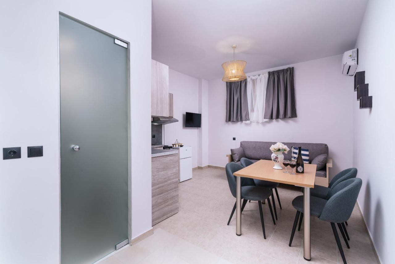 Alcyone Studios And Apartments Heraklion  Bagian luar foto