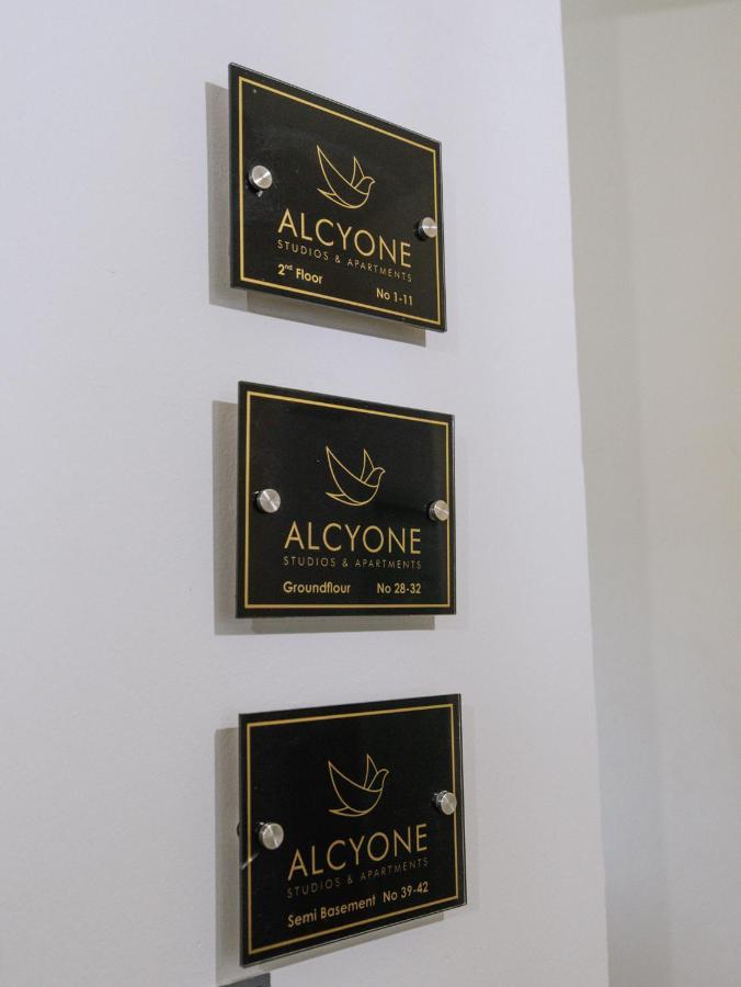 Alcyone Studios And Apartments Heraklion  Bagian luar foto
