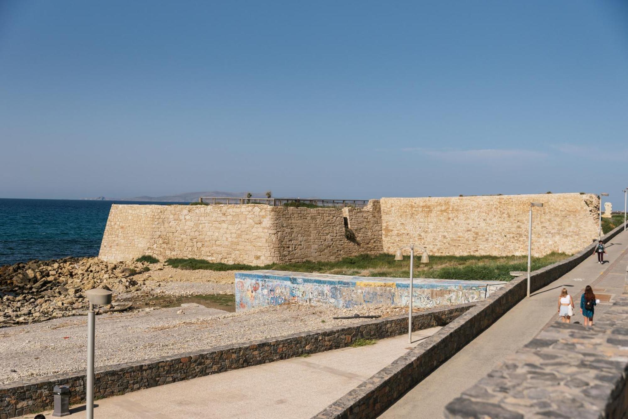 Alcyone Studios And Apartments Heraklion  Bagian luar foto