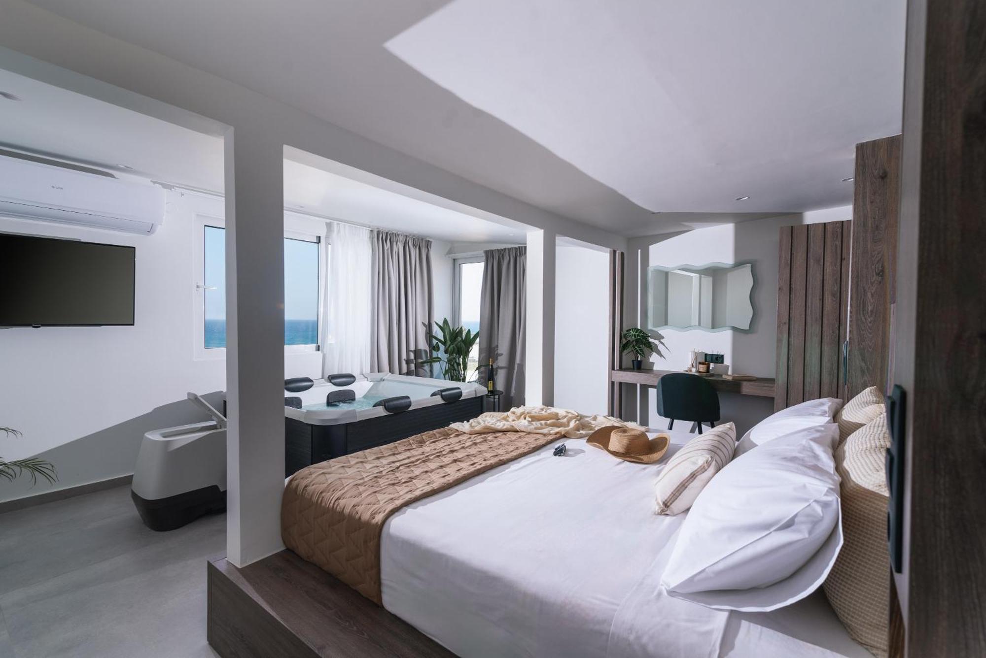 Alcyone Studios And Apartments Heraklion  Bagian luar foto