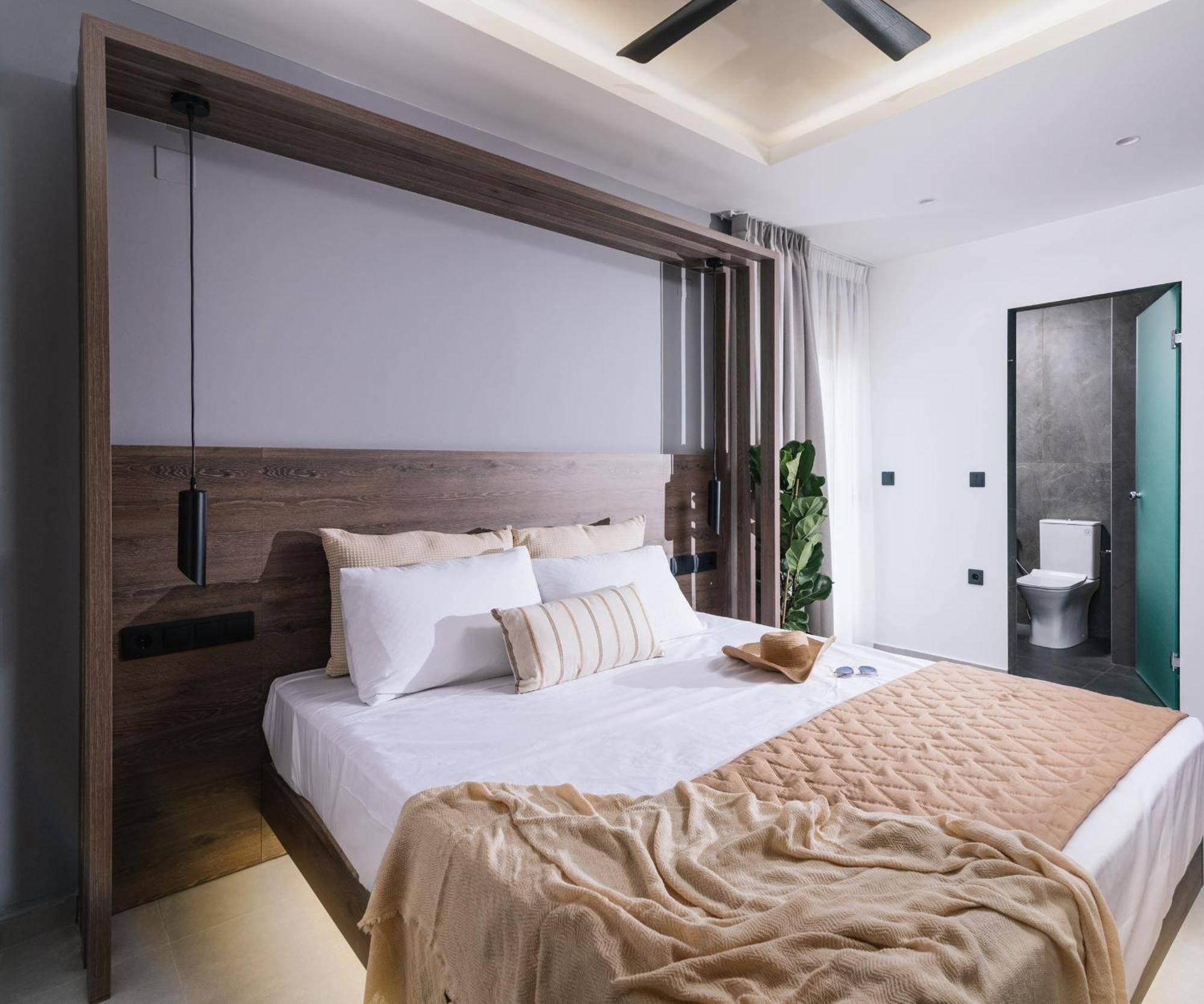 Alcyone Studios And Apartments Heraklion  Bagian luar foto