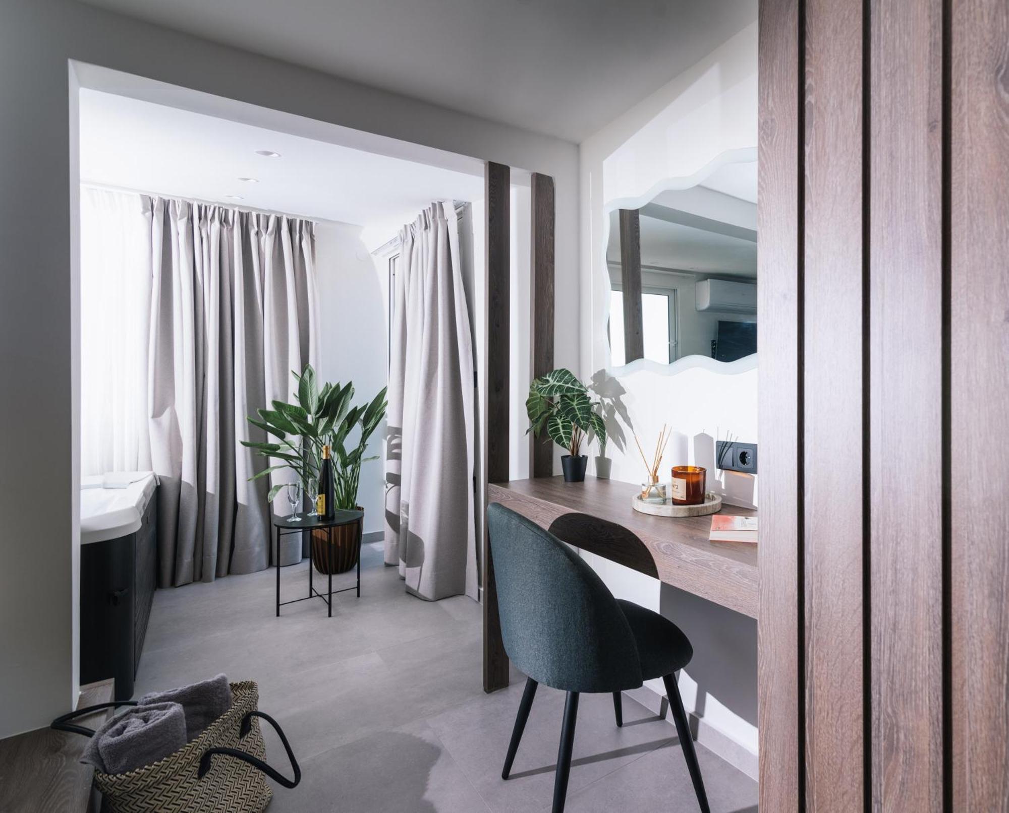 Alcyone Studios And Apartments Heraklion  Bagian luar foto