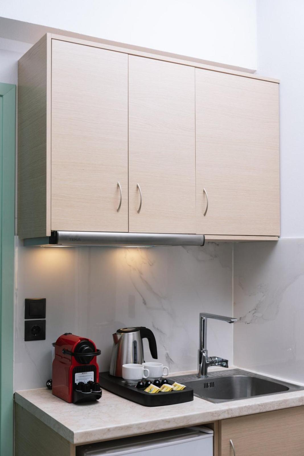 Alcyone Studios And Apartments Heraklion  Bagian luar foto